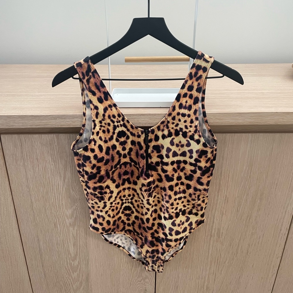 Topshop leopard print bodysuit sz 6